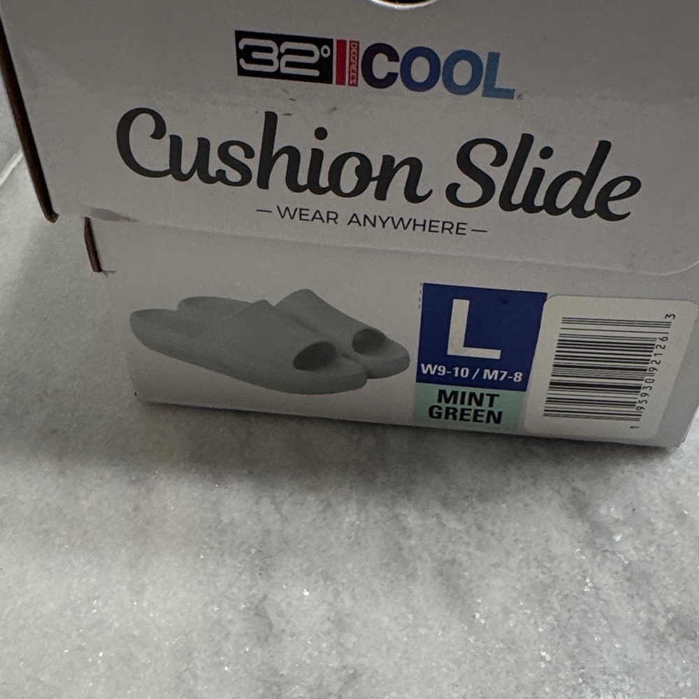 32 Degrees Cool Mint Green Cushion Slides